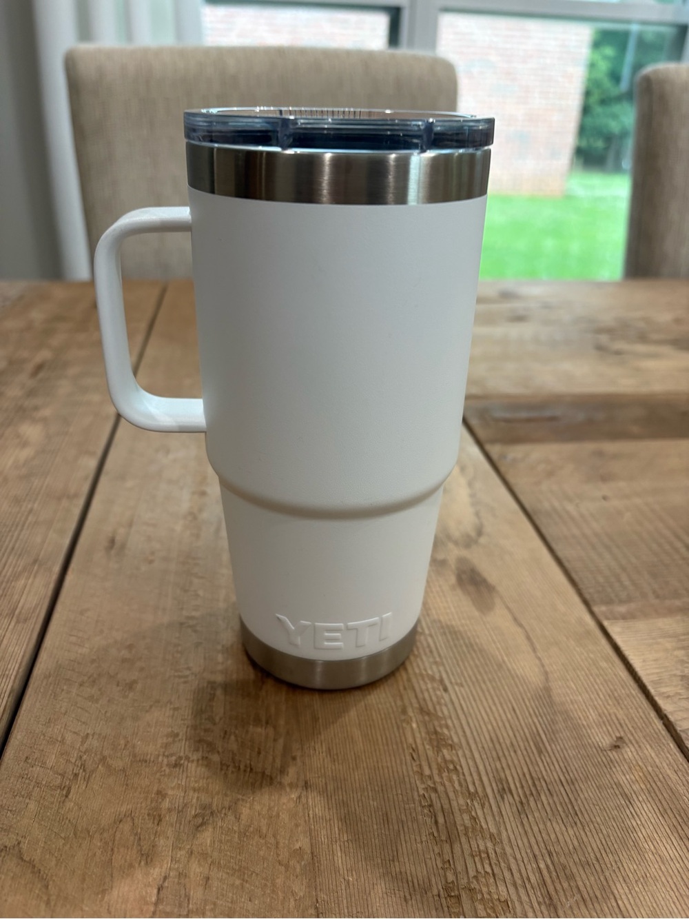 Yeti 20oz White Travel Tumbler Mug with Handle and Screw Clear Lid